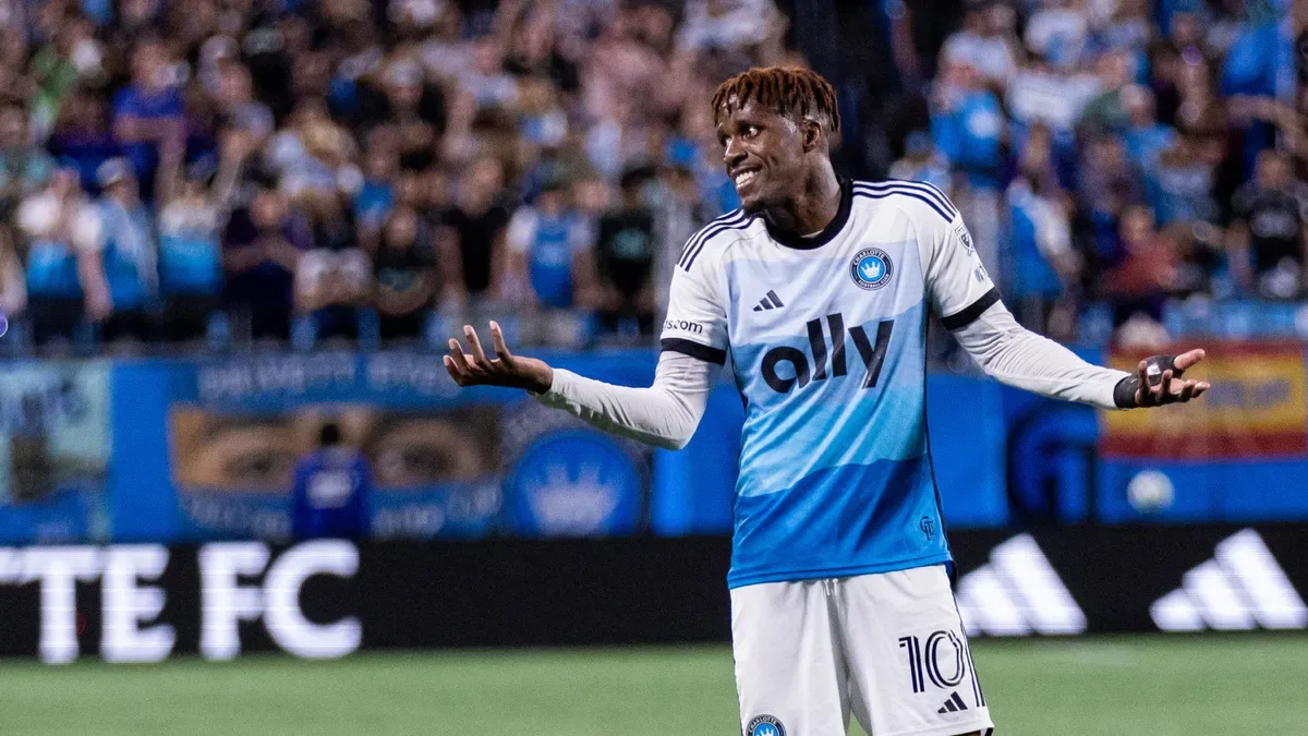 Wilfried Zaha, Malaga'ya Kendini Teklif Etti