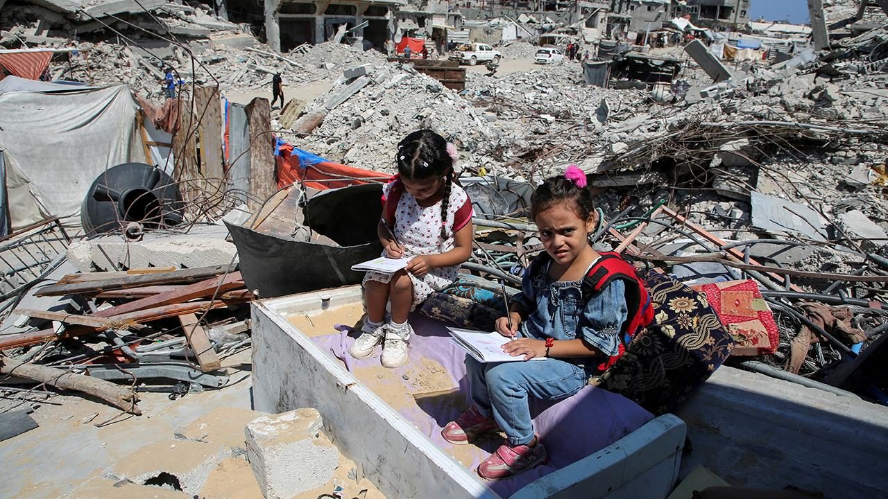 Gazze'de Eğitim Yılı Başlıyor, Saldırıların Gölgesinde