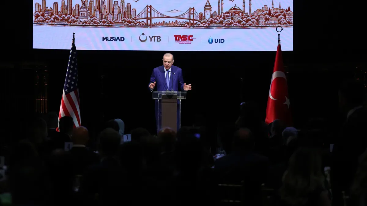 Erdoğan'dan Kardeşlik Vurgusu: 'Müslümanların Entegre Olması Beklenmiyor'