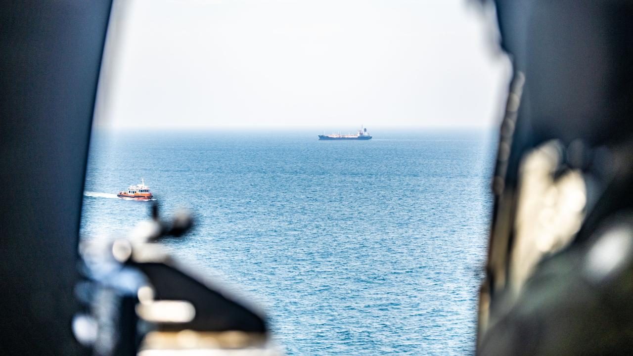 İran, ABD'nin Hürmüz Boğazı'ndaki Petrol İddialarını Reddetti