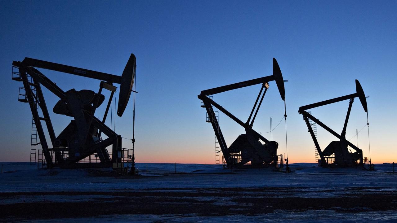 Brent petrol varil fiyatı 98,53 dolara geriledi