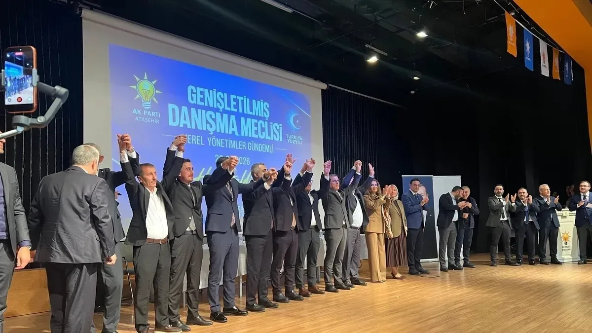 Ataşehir Belediyesi'nde Şok İstifa! 6 Meclis Üyesi AK Parti'ye Geçti