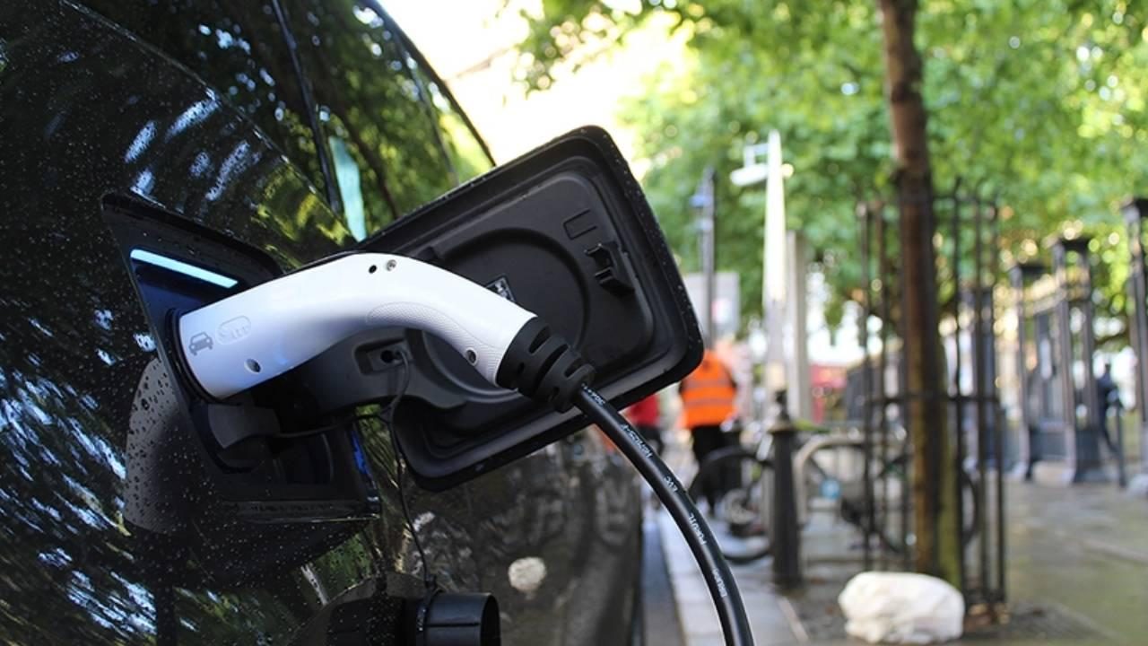 Yeni Teknolojilerle Elektrikli Araç Bataryaları Geliştiriliyor