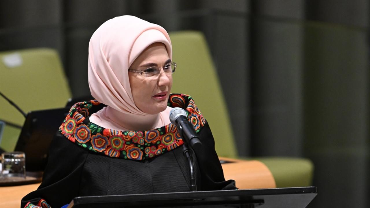Emine Erdoğan: Kullan-at Kültüründen Uzaklaşmalıyız