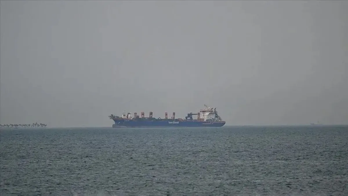 Umman açıklarında petrol taşıyan süper tankere saldırı