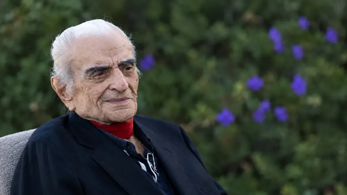 Alpay'ın cenazesinde vasiyet tartışması yaşandı